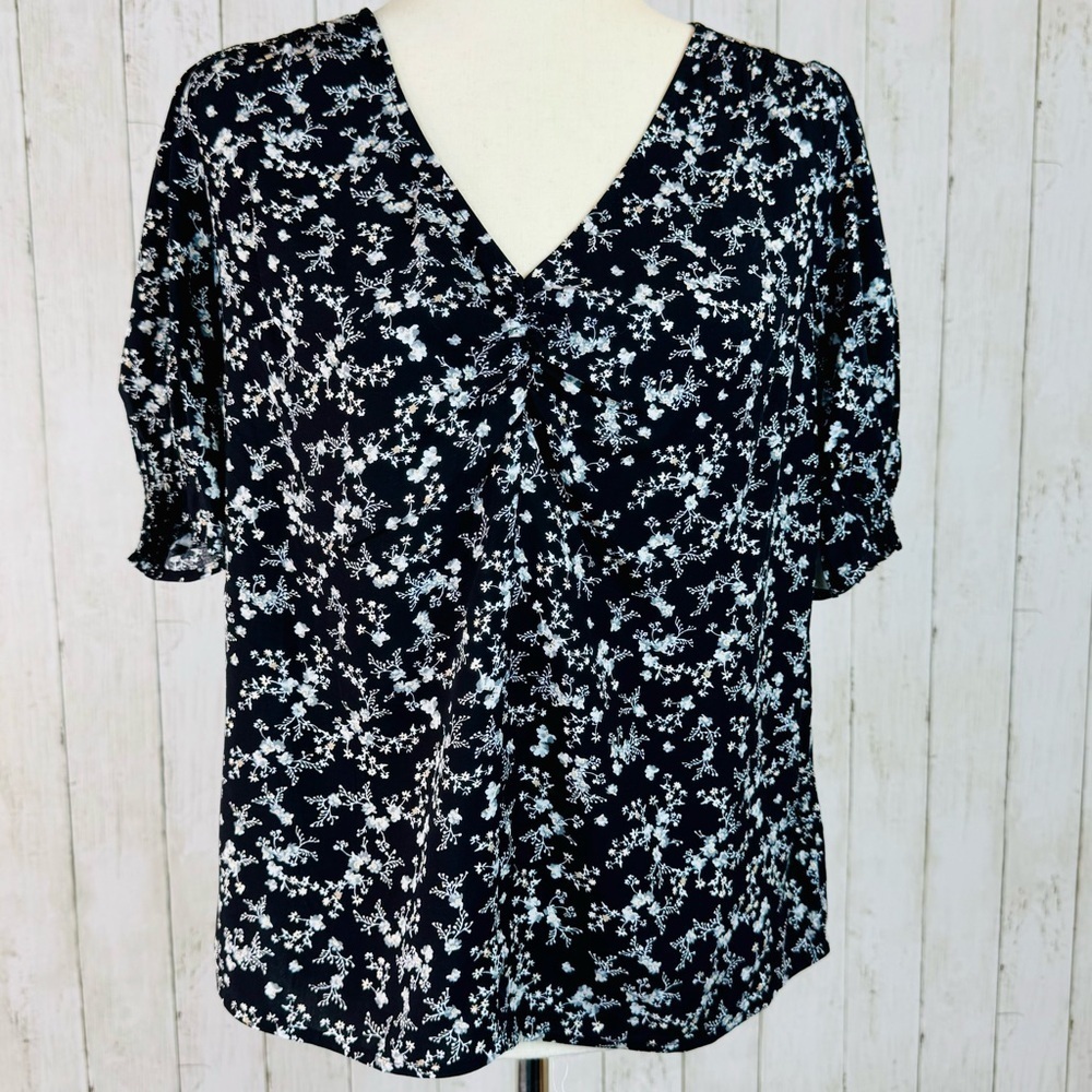 Old Navy | Puff Sleeve Blouse S – Chic Office to Evening Look ✨ - Picture 2 of 12